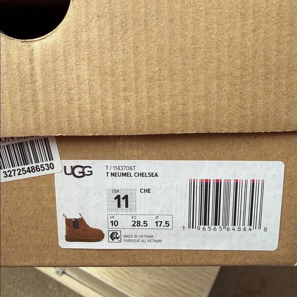 UGG® Neumel Chelsea Boot - Little Kid Chestnut 11